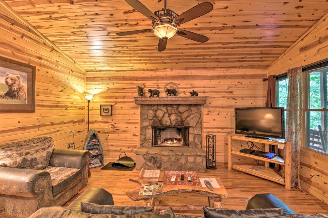 The Honeybee Cabin With Private Porch And Hot Tub Clarkesville Екстериор снимка