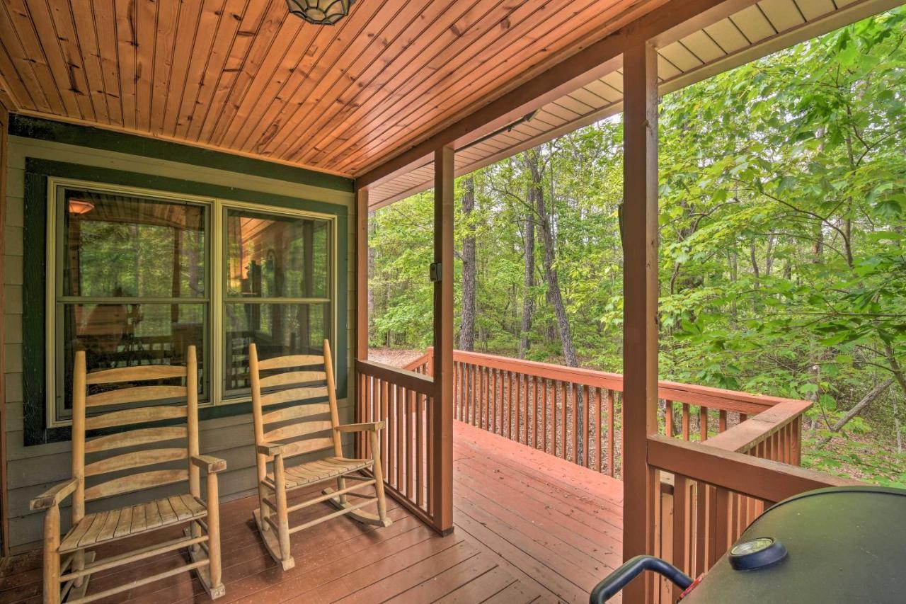 The Honeybee Cabin With Private Porch And Hot Tub Clarkesville Екстериор снимка