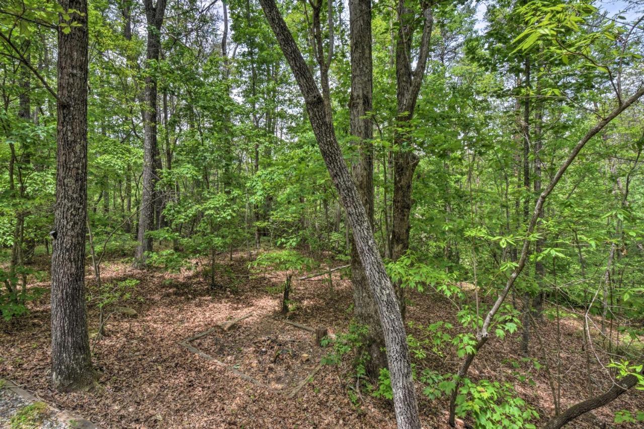 The Honeybee Cabin With Private Porch And Hot Tub Clarkesville Екстериор снимка