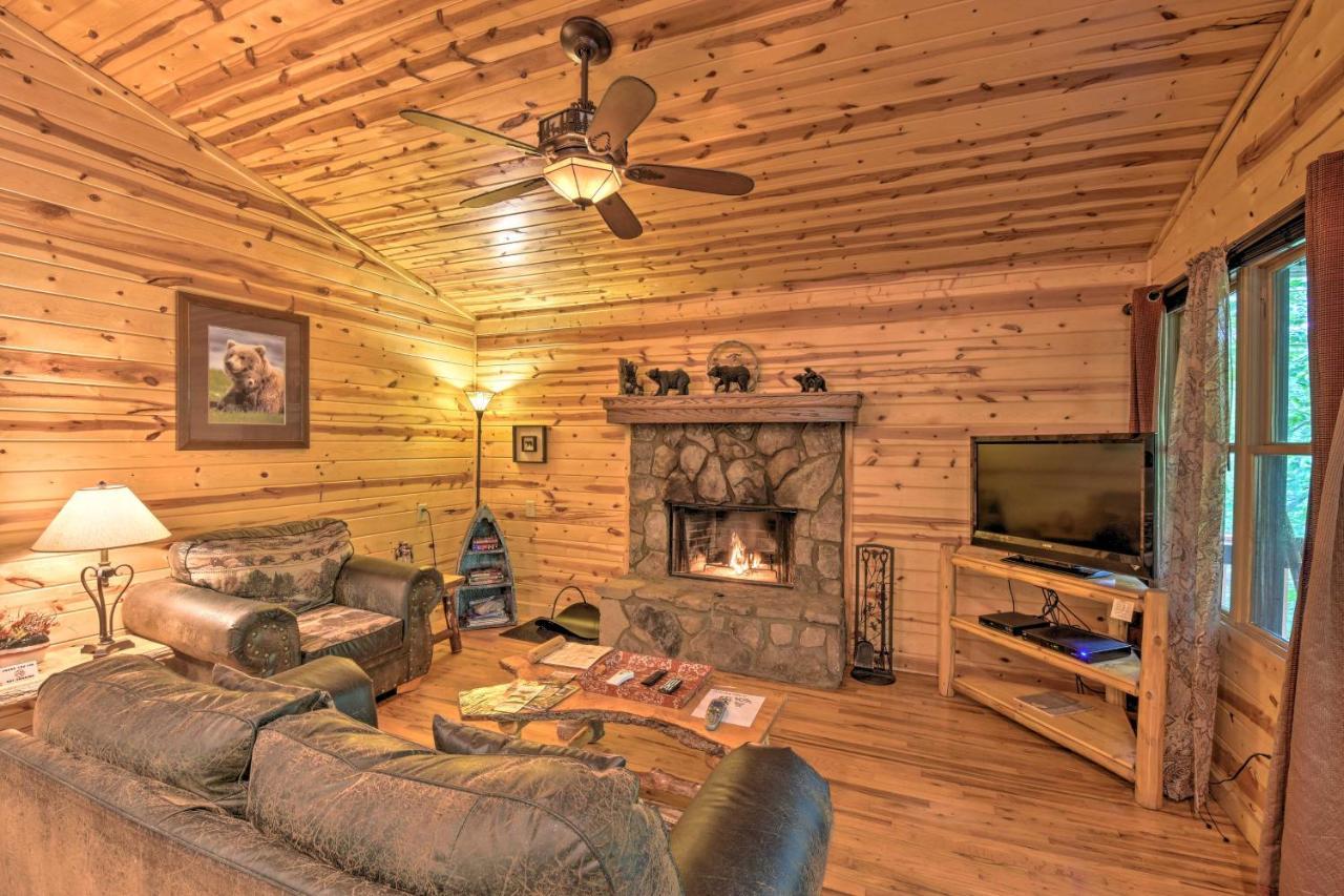 The Honeybee Cabin With Private Porch And Hot Tub Clarkesville Екстериор снимка